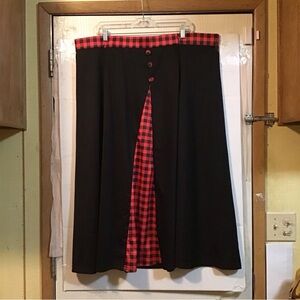 Temu 5xL women’s Black with Red checkered black longSkirt and 7’ zipper in front